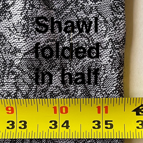 Pashmina Shawl Wrap Black & White About 70” x 28.5” - Picture 6 of 9